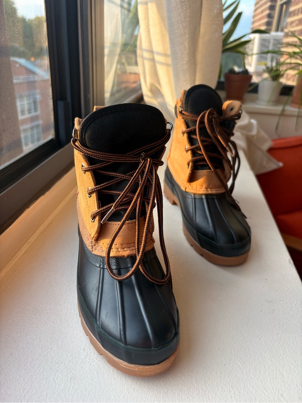 Lands End Women’s Two-Tone Duck Boot - Tan and Black size 6